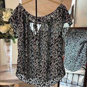 LC Lauren Conrad Black and White Floral Off-Shoulder Blouse